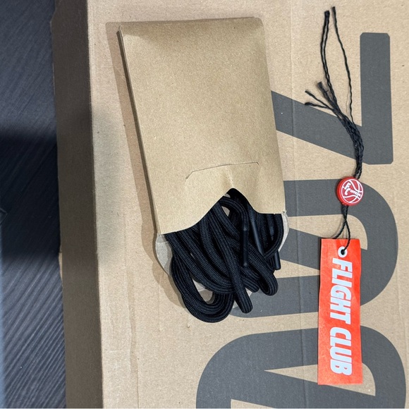 Adidas Men’s Black on Black Yeezy’s - Picture 9 of 10